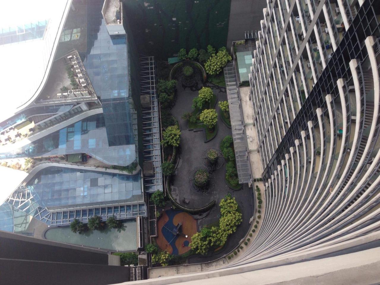 Seven Doors Aparthotels In Gramercy Makati 마카티 외부 사진
