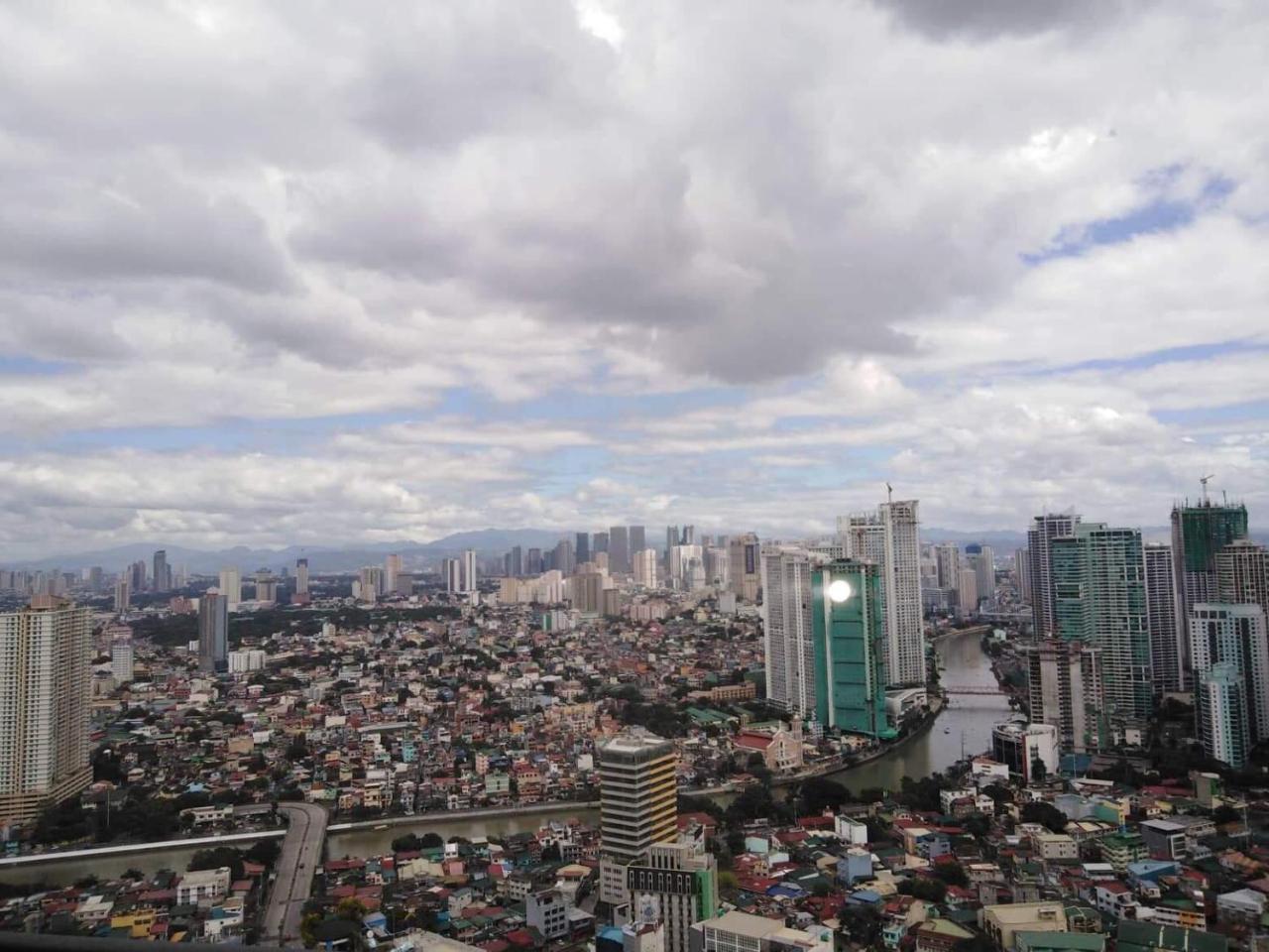 Seven Doors Aparthotels In Gramercy Makati 마카티 외부 사진