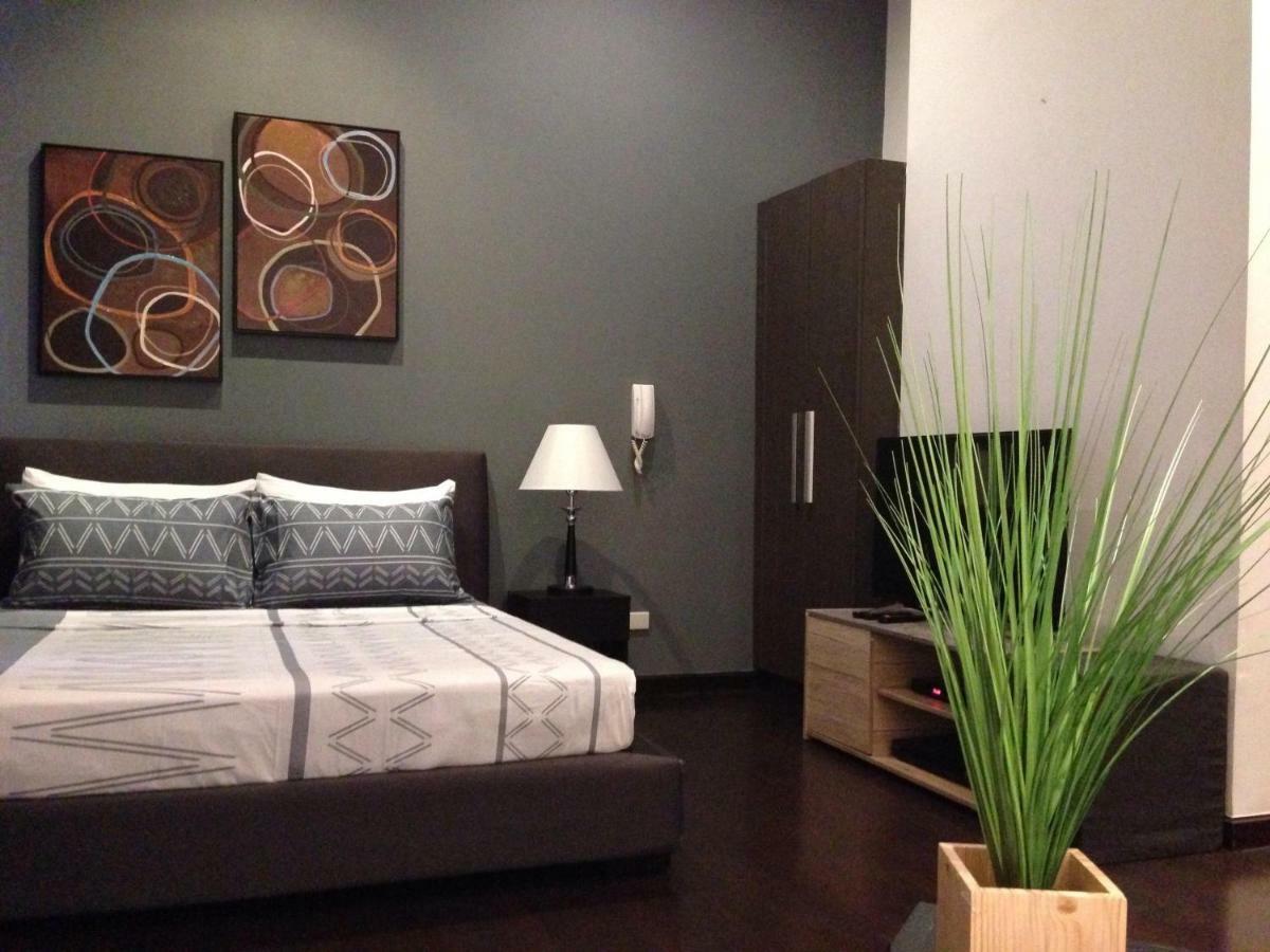 Seven Doors Aparthotels In Gramercy Makati 마카티 외부 사진